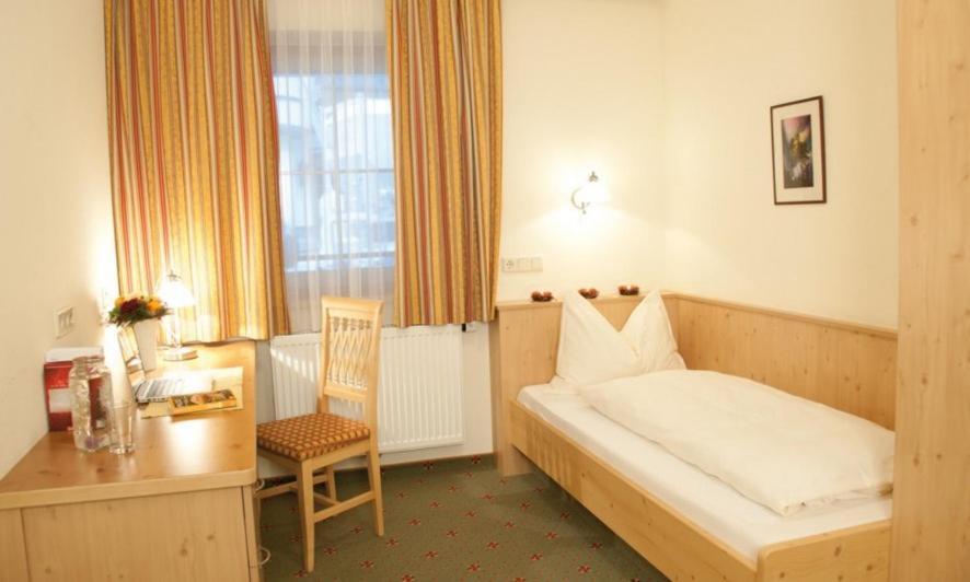 Hotel Garni Forelle Tux Bagian luar foto